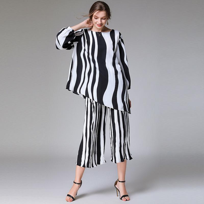 Fashion Plus Size Loose Striped Suit Set
