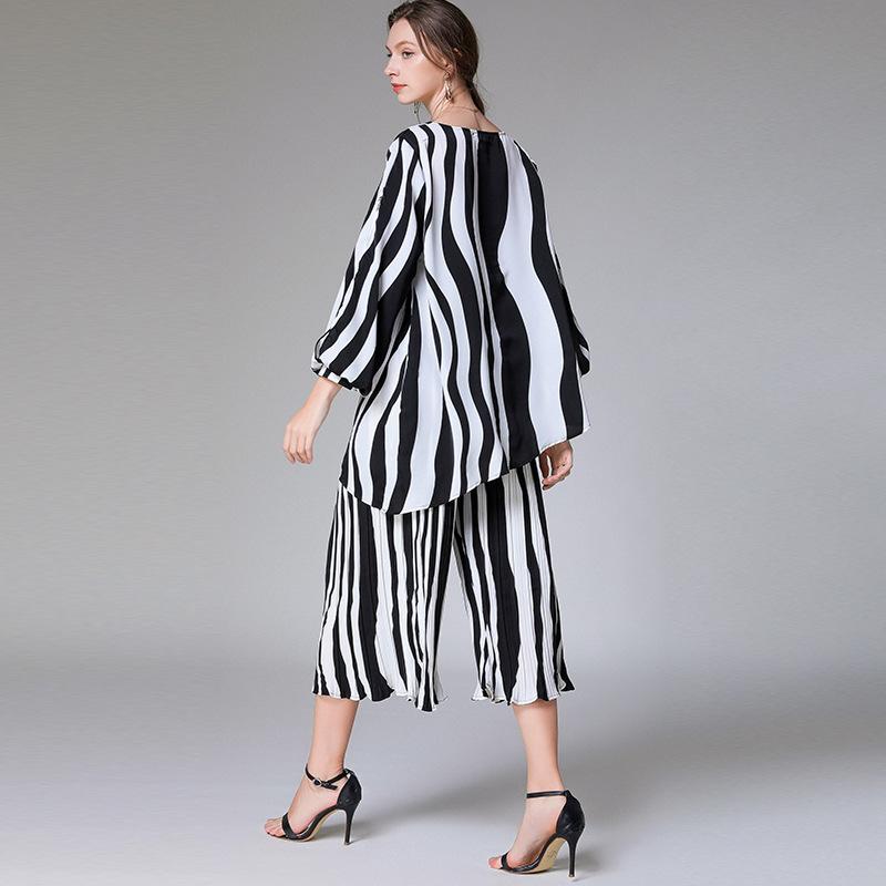Fashion Plus Size Loose Striped Suit Set